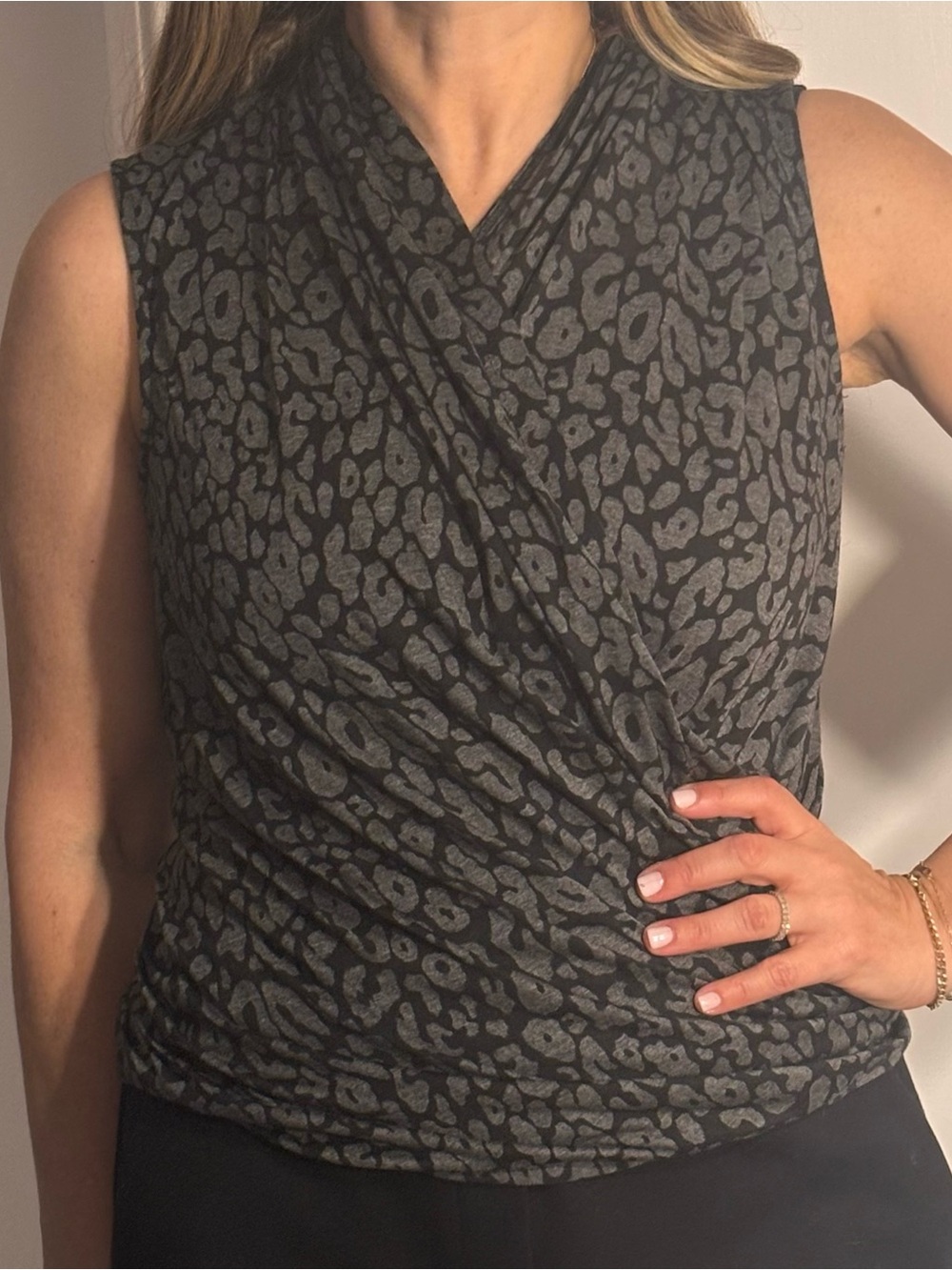 NWT Theory Derona K Charcoal Black Cheetah Burnout Draped Sleeveless Top Size P
